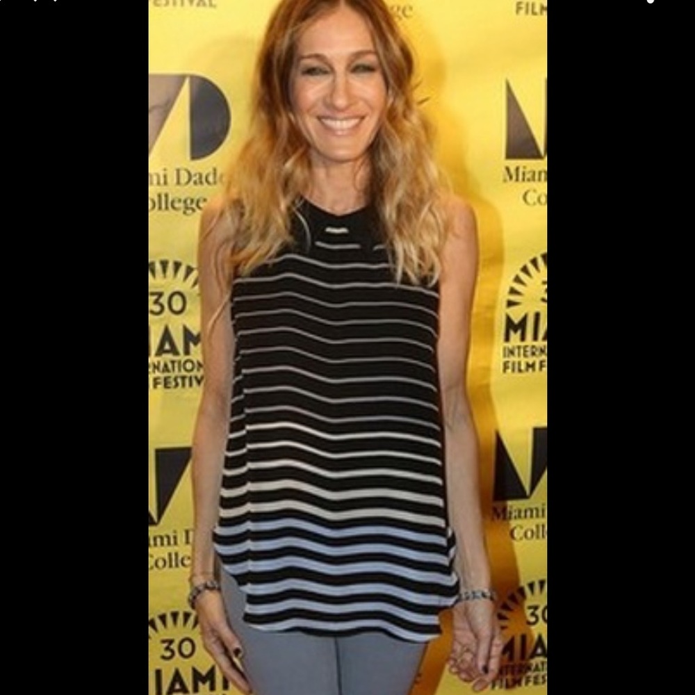 L’AGENCE striped 100% silk sleeveless blouse with collar.